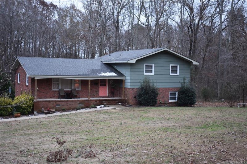 15 Lynwood Circle