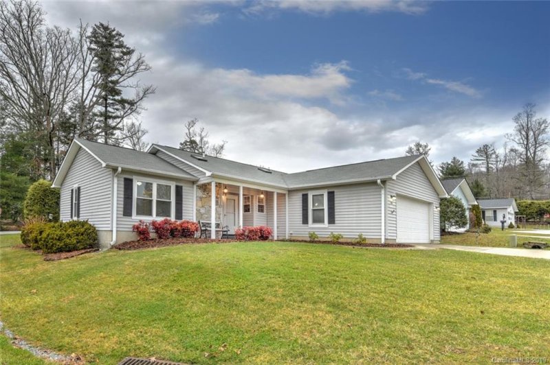 403 N Woodfield Court