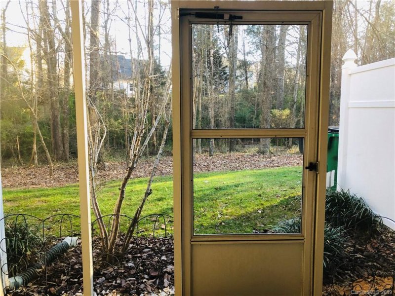 Property image 5 at 10747 Essex Hall Drive, Charlotte, NC 28277