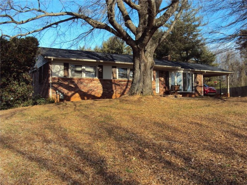 Property image 2 at 5460 Clover Street, Hickory, NC 28602