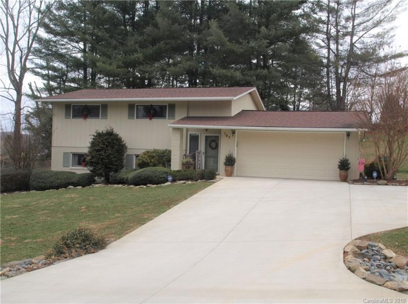 Property image 3 at 147 Camelot Drive, Clyde, NC 28721