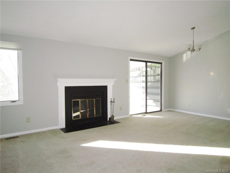 Property image 2 at 61 Hollybrook Drive, Asheville, NC 28803