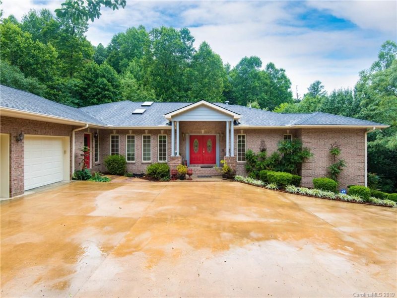 Property image 2 at 515 Claremont Drive, Flat Rock, NC 28731