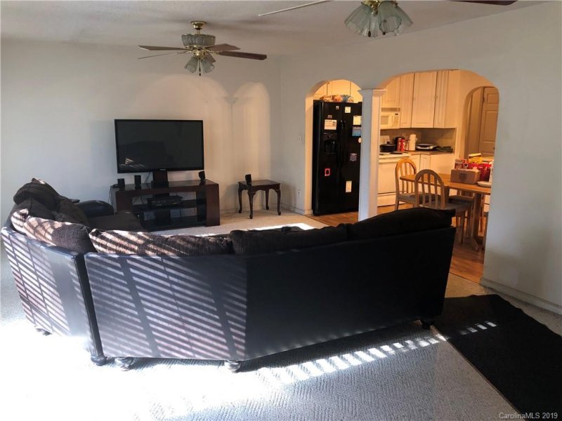 Property image 3 at 319 Whispering Pines Drive, Charlotte, NC 28217