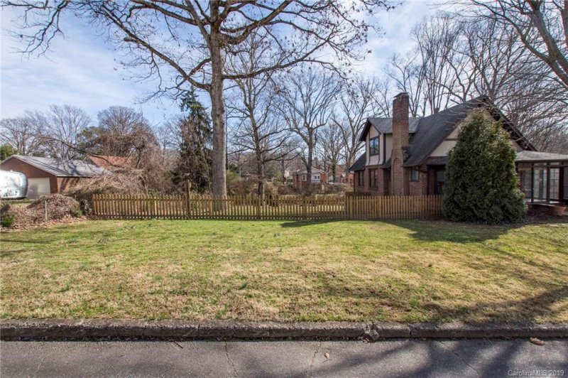 Property image 3 at 12 Broadview Avenue, Asheville, NC 28803