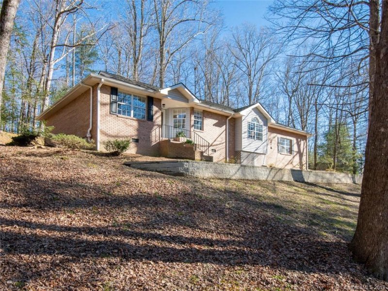 Property image 2 at 309 Derby Lane, Hendersonville, NC 28739