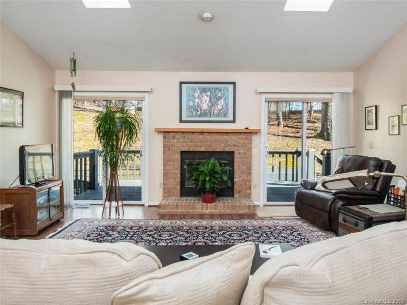 Property image 4 at 309 Derby Lane, Hendersonville, NC 28739