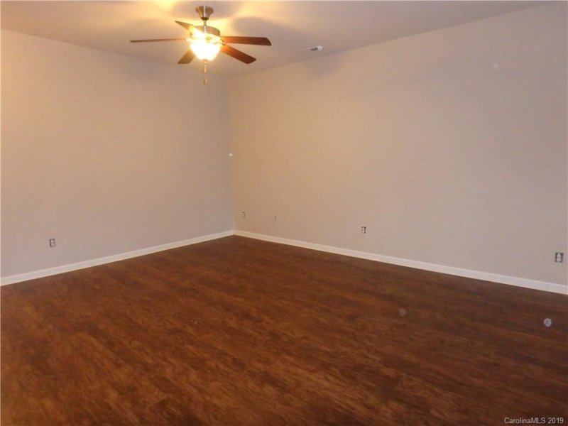 Property image 3 at 4751 Craigmoss Lane, Charlotte, NC 28278