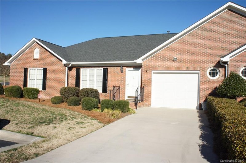 574 Queen Brogan Court