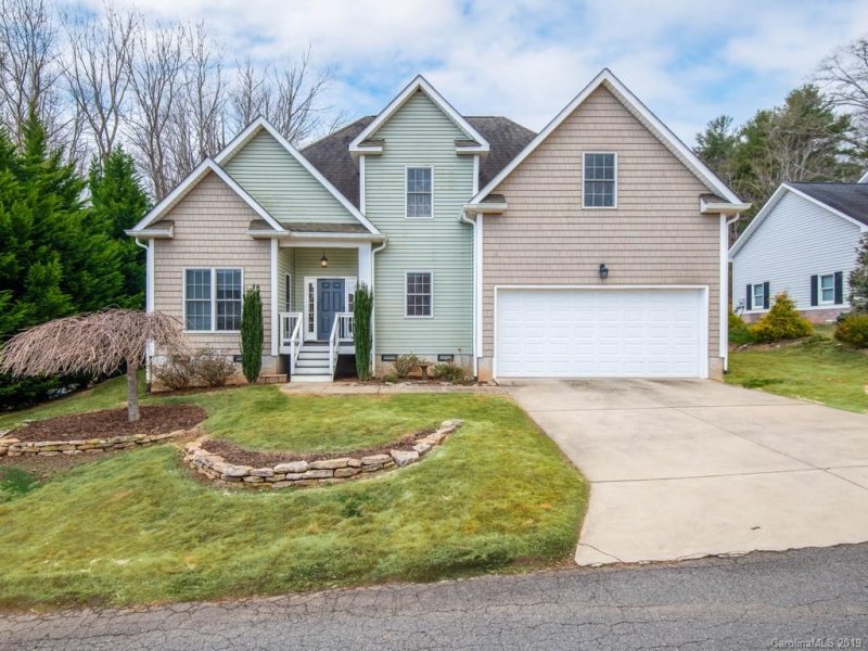 Property image 2 at 28 Village East Court, Asheville, NC 28805