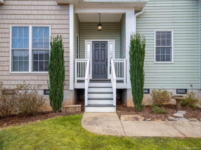 Property image 4 at 28 Village East Court, Asheville, NC 28805