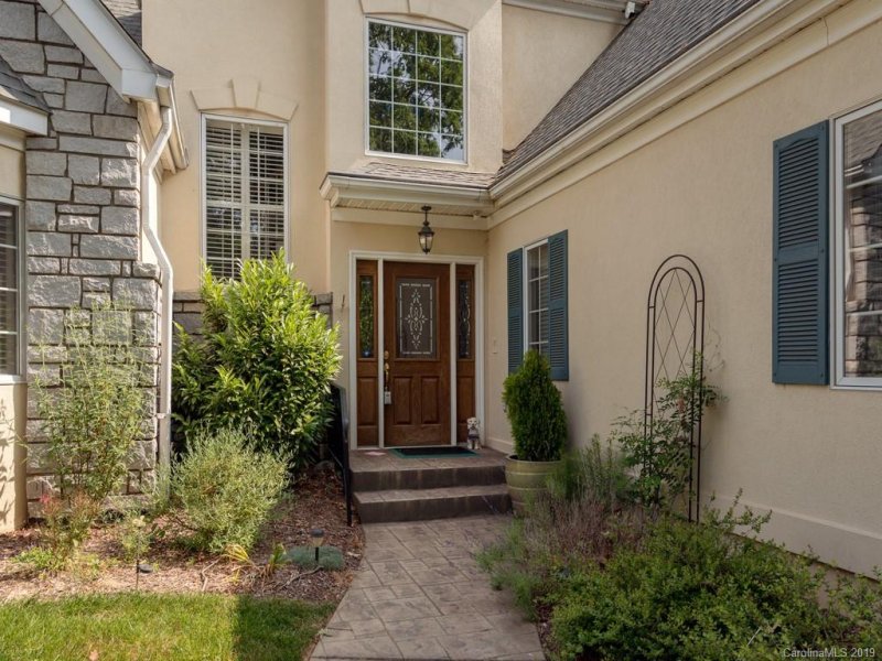 Property image 2 at 17 Tiverton Lane, Asheville, NC 28803