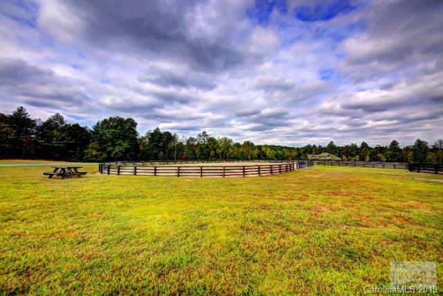 Property image 3 at 2328 Paddock Circle, Morganton, NC 28655