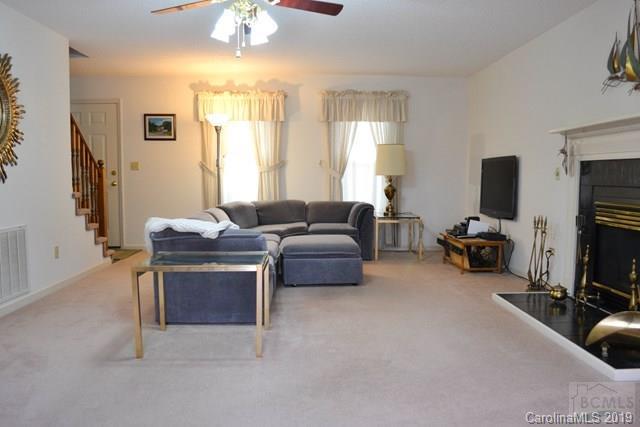 Property image 2 at 136 Lakeside Dr, Marion, NC 28752