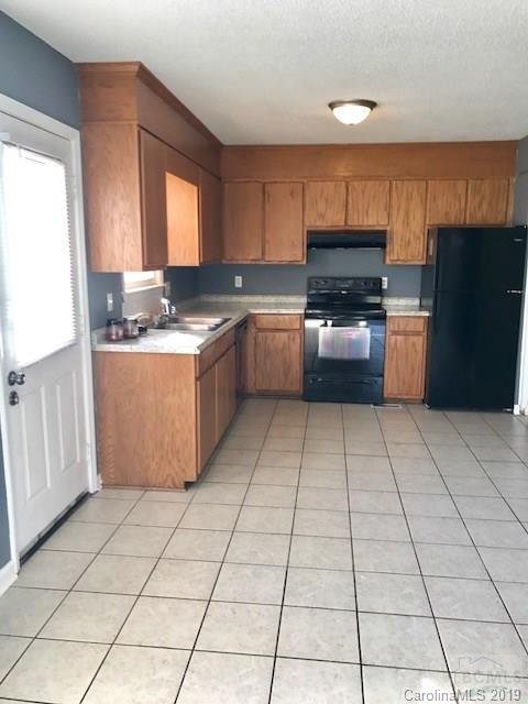 Property image 4 at 1654 Woodridge Cir, Hickory, NC 28602