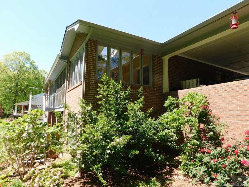 Property image 4 at 102 Crest Hill Drive, Morganton, NC 28655