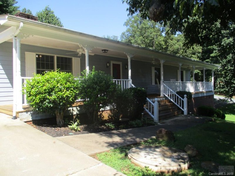 Property image 2 at 406 Timberline Dr, Morganton, NC 28655