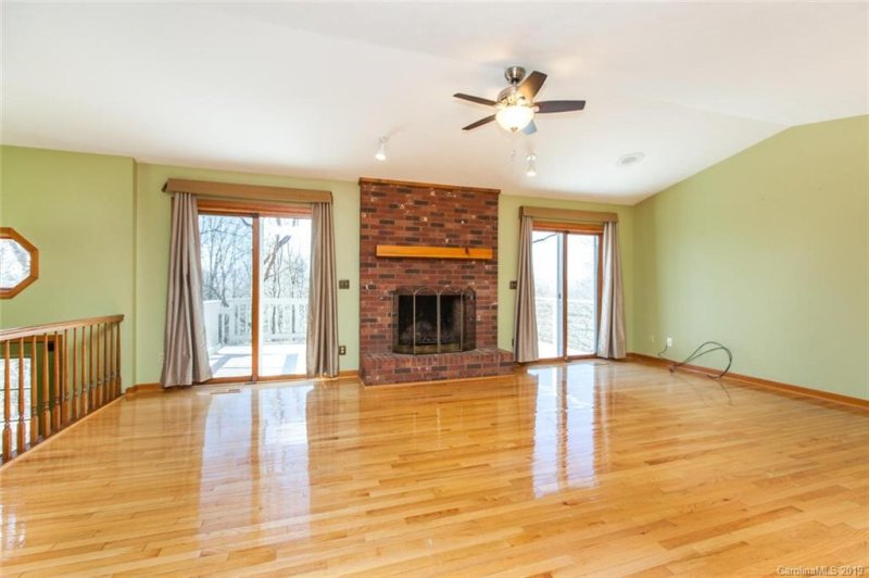 Property image 4 at 60 Tuckaway Drive, Asheville, NC 28803