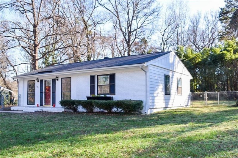 Property image 4 at 3939 Amerigo Street, Charlotte, NC 28208