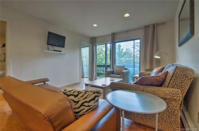 Property image 2 at 105 Upper Holiday Lane, Beech Mountain, NC 28604