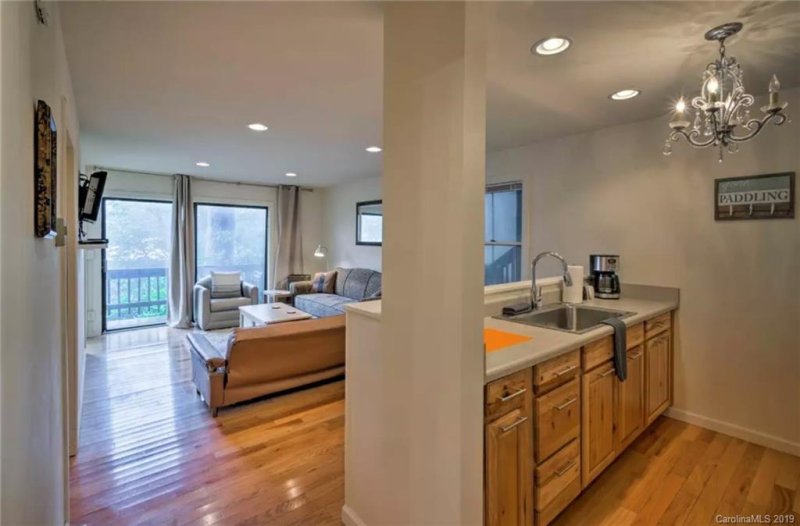 Property image 5 at 105 Upper Holiday Lane, Beech Mountain, NC 28604