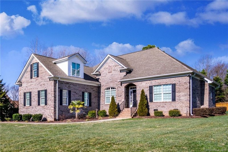 420 Crowders Bluff Court