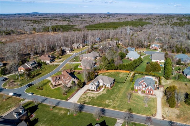 Property image 3 at 420 Crowders Bluff Court, Clover, SC 29710