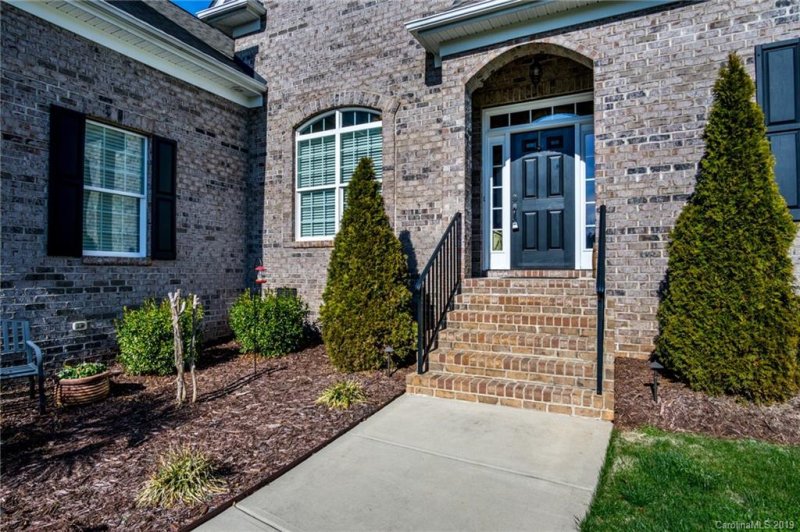 Property image 4 at 420 Crowders Bluff Court, Clover, SC 29710