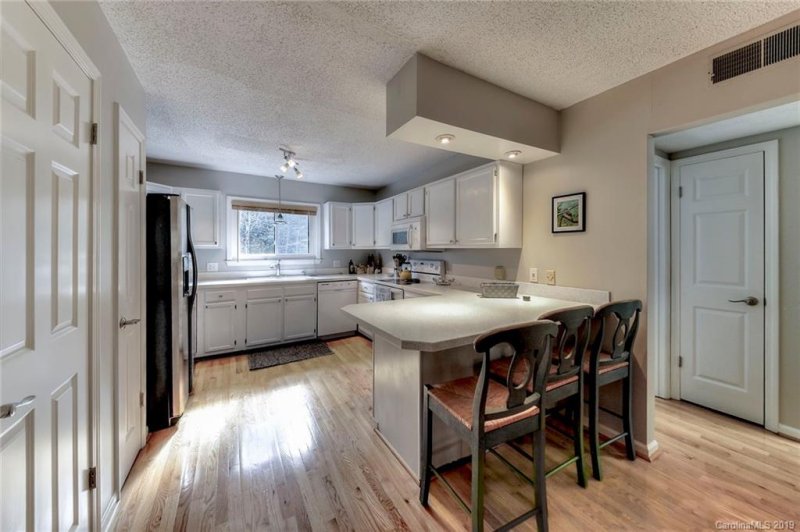 Property image 2 at 51 Lake Drive, Hendersonville, NC 28739