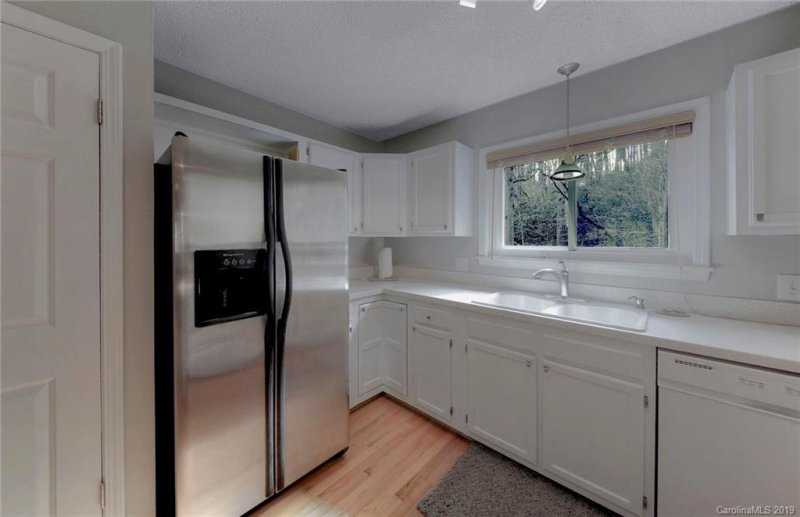 Property image 4 at 51 Lake Drive, Hendersonville, NC 28739