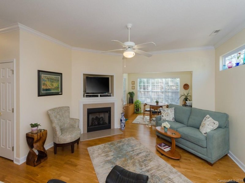 Property image 5 at 106 Victoria Park Drive, Hendersonville, NC 28792