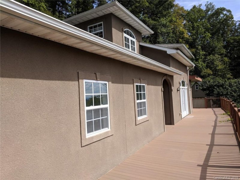 Property image 3 at 515 Red Fox Court, Hendersonville, NC 28792