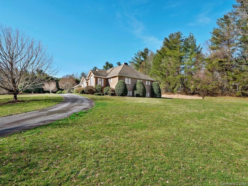 Property image 2 at 12 Ashley Place, Hendersonville, NC 28739