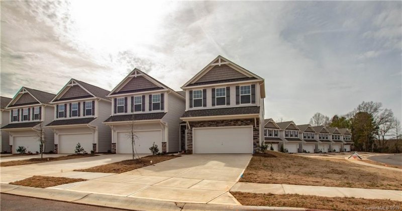 Property image 2 at 421 Tayberry Lane, Fort Mill, SC 29715