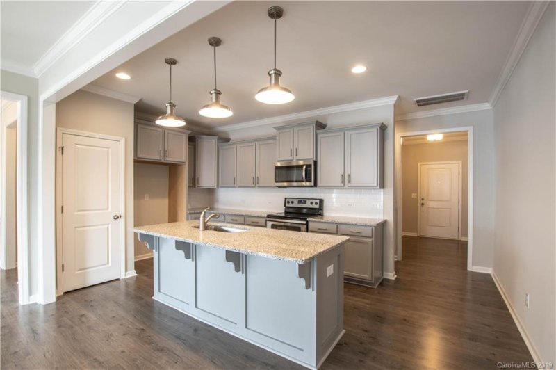 Property image 4 at 421 Tayberry Lane, Fort Mill, SC 29715