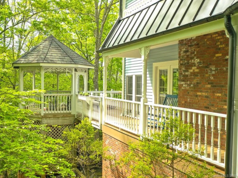 Property image 3 at 374 E Sondley Drive, Asheville, NC 28805