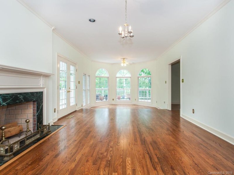 Property image 4 at 374 E Sondley Drive, Asheville, NC 28805