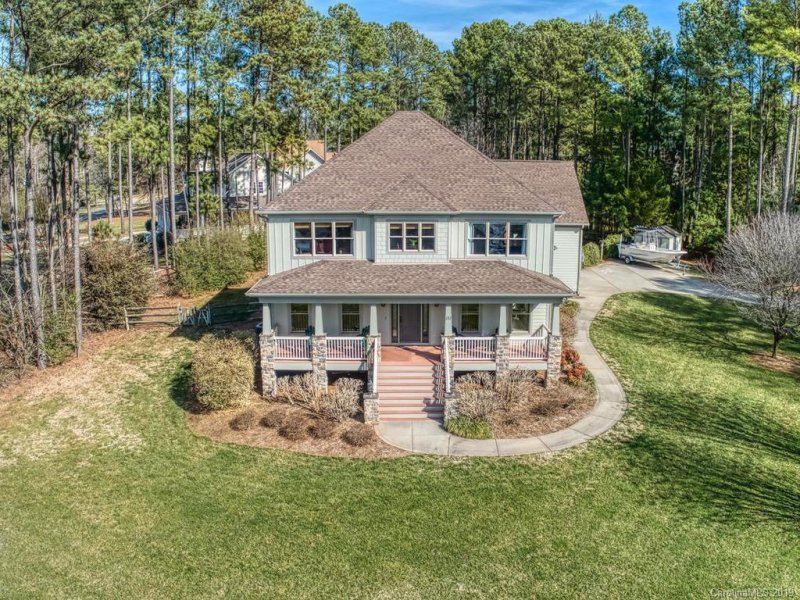 Property image 2 at 151 Yellow Jacket Circle, Mooresville, NC 28117