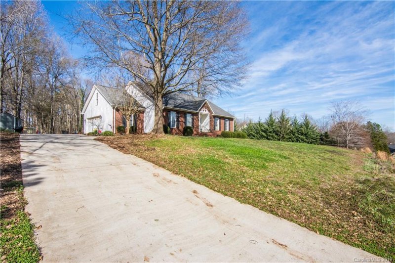 Property image 5 at 705 Rocky Ridge Court, York, SC 29745