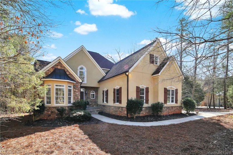 1426 Doe Ridge Lane