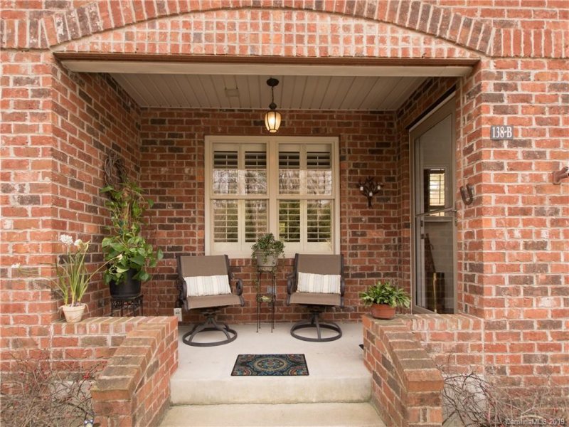 Property image 2 at 138 Wash Creek Drive, Hendersonville, NC 28739