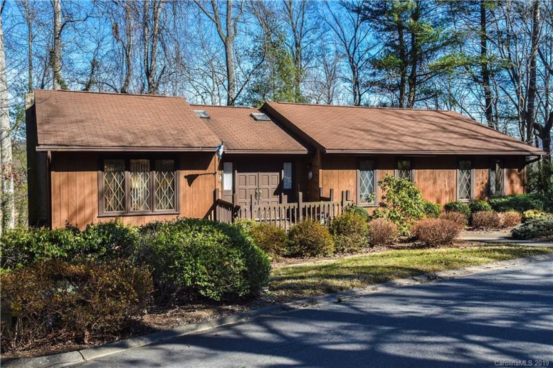 19 Brook Forest Drive