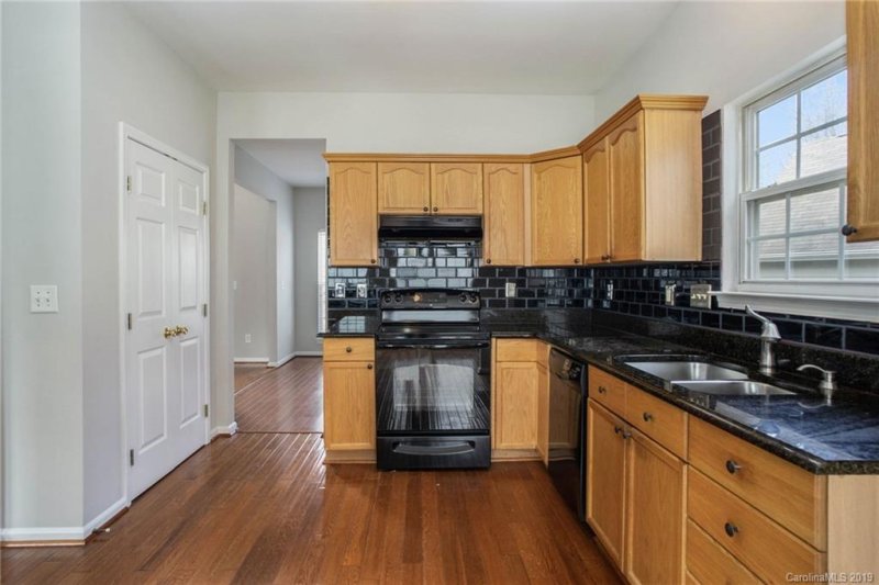 Property image 2 at 1836 Danny Court, Matthews, NC 28105