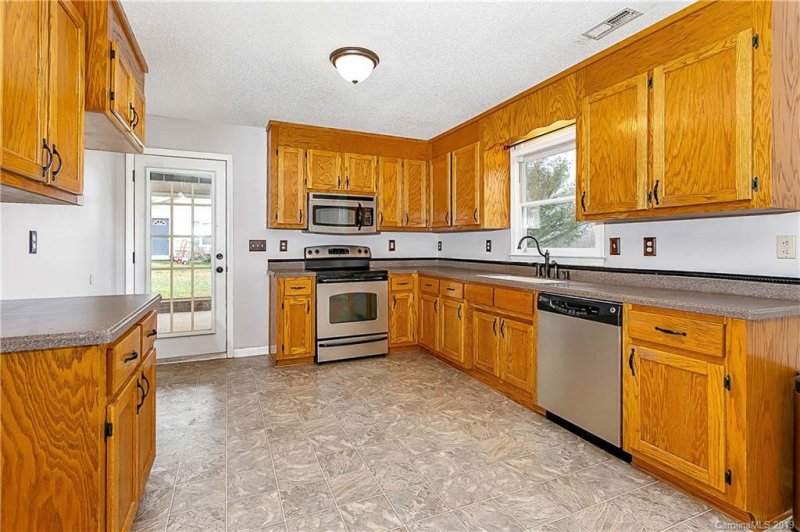 Property image 2 at 858 Crystal Springs Drive, Lincolnton, NC 28092