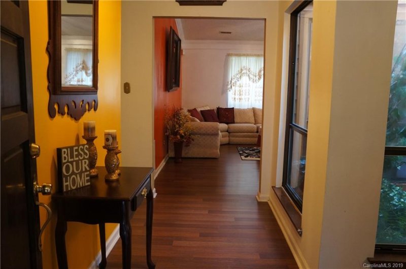 Property image 2 at 4715 Cricklewood Lane, Charlotte, NC 28212