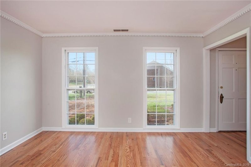 Property image 2 at 6501 Shaftesbury Road, Charlotte, NC 28270