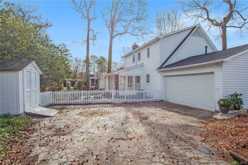 Property image 5 at 6501 Shaftesbury Road, Charlotte, NC 28270