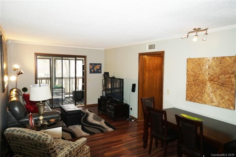 Property image 3 at 11 Lake Drive, Laurel Park, NC 28739