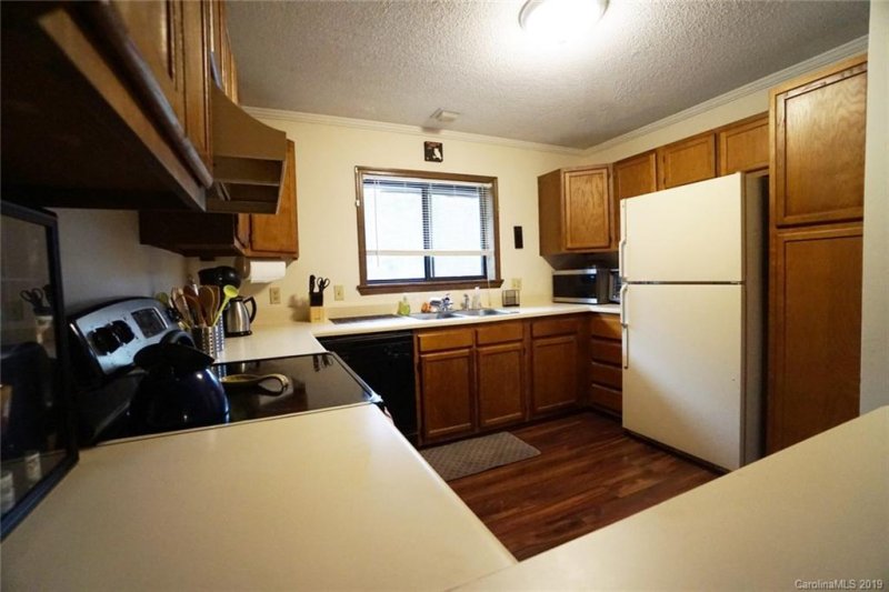 Property image 4 at 11 Lake Drive, Laurel Park, NC 28739