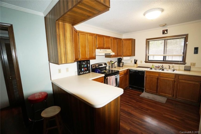 Property image 5 at 11 Lake Drive, Laurel Park, NC 28739